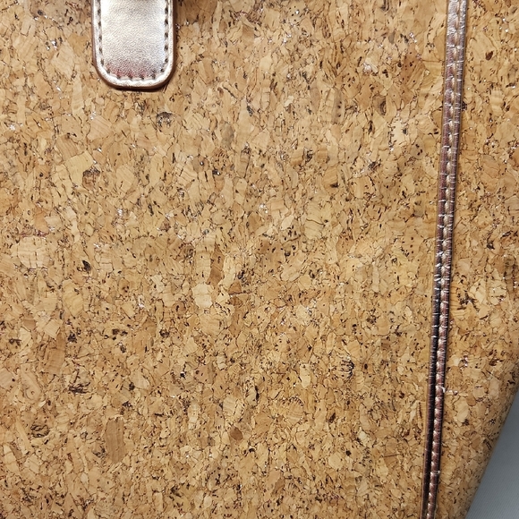 Lilly Pulitzer Tan and Cork Tote Bag with Rose Gold Lining - Picture 13 of 14